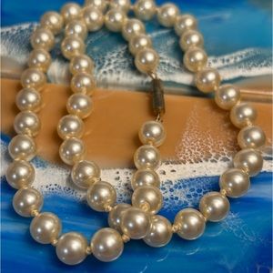 Vintage glass cream Faux pearl strand necklace hand tied